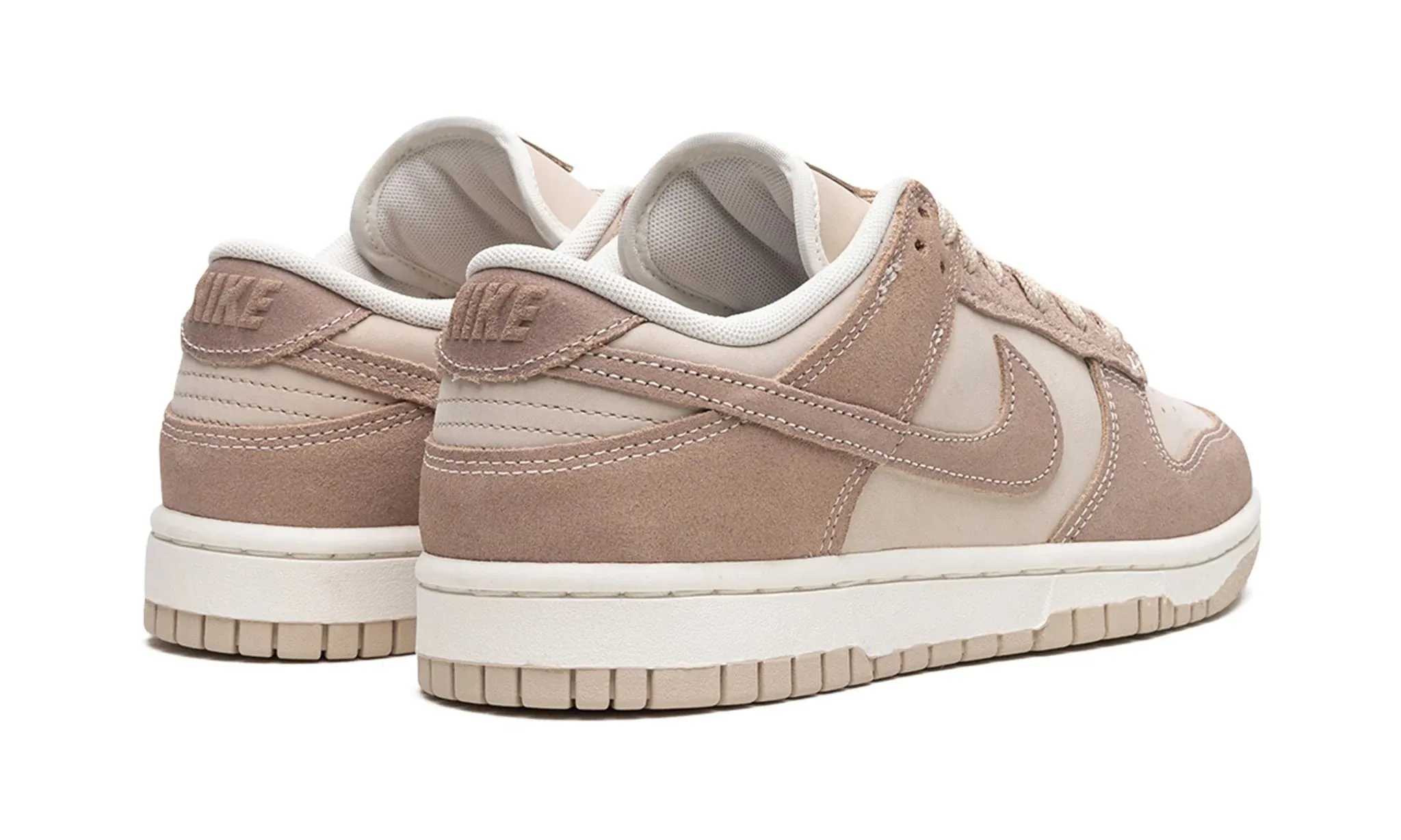 NIKE DUNK LOW SE SAND DRIFT (W)