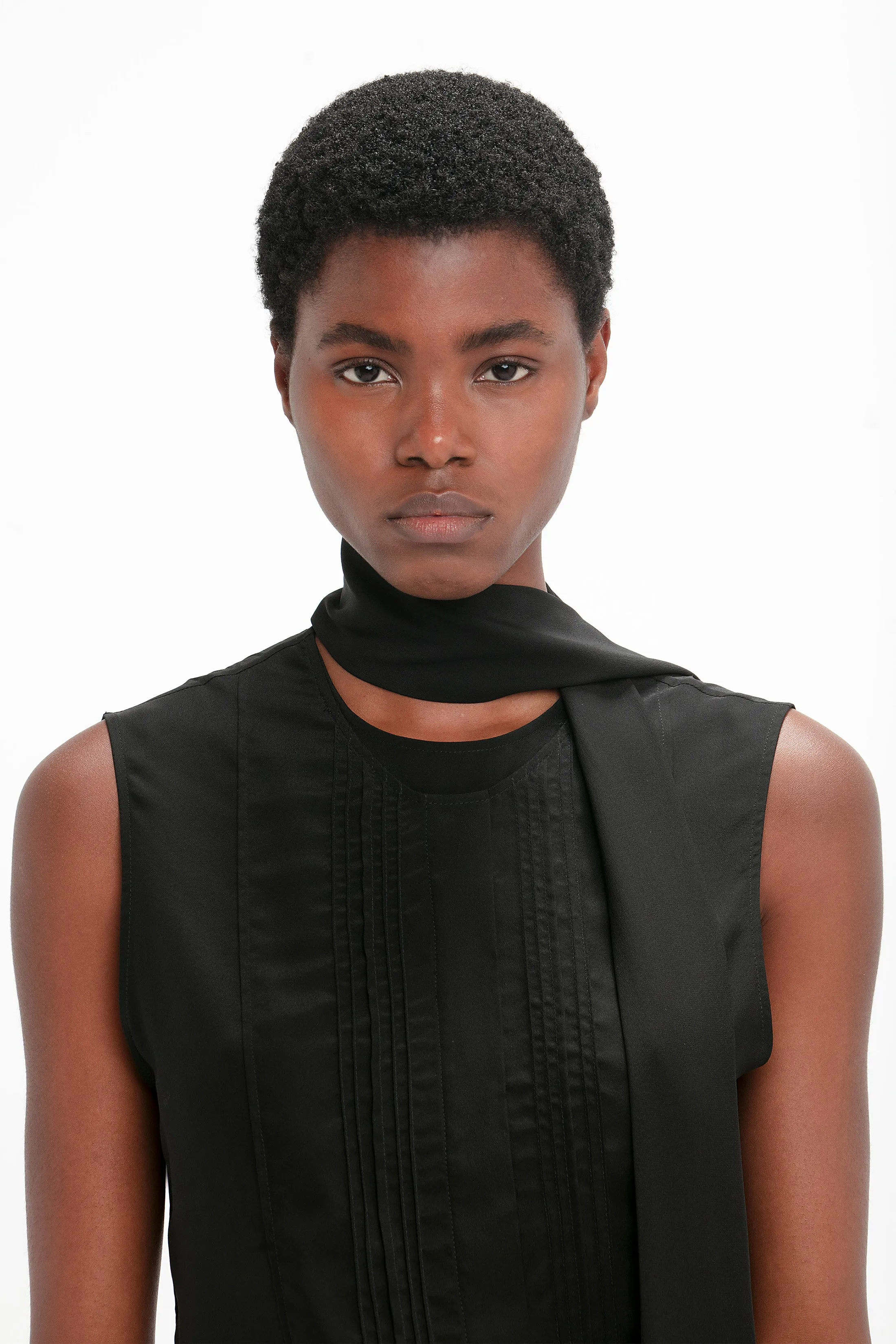 Sleeveless Tie Neck Top In Black