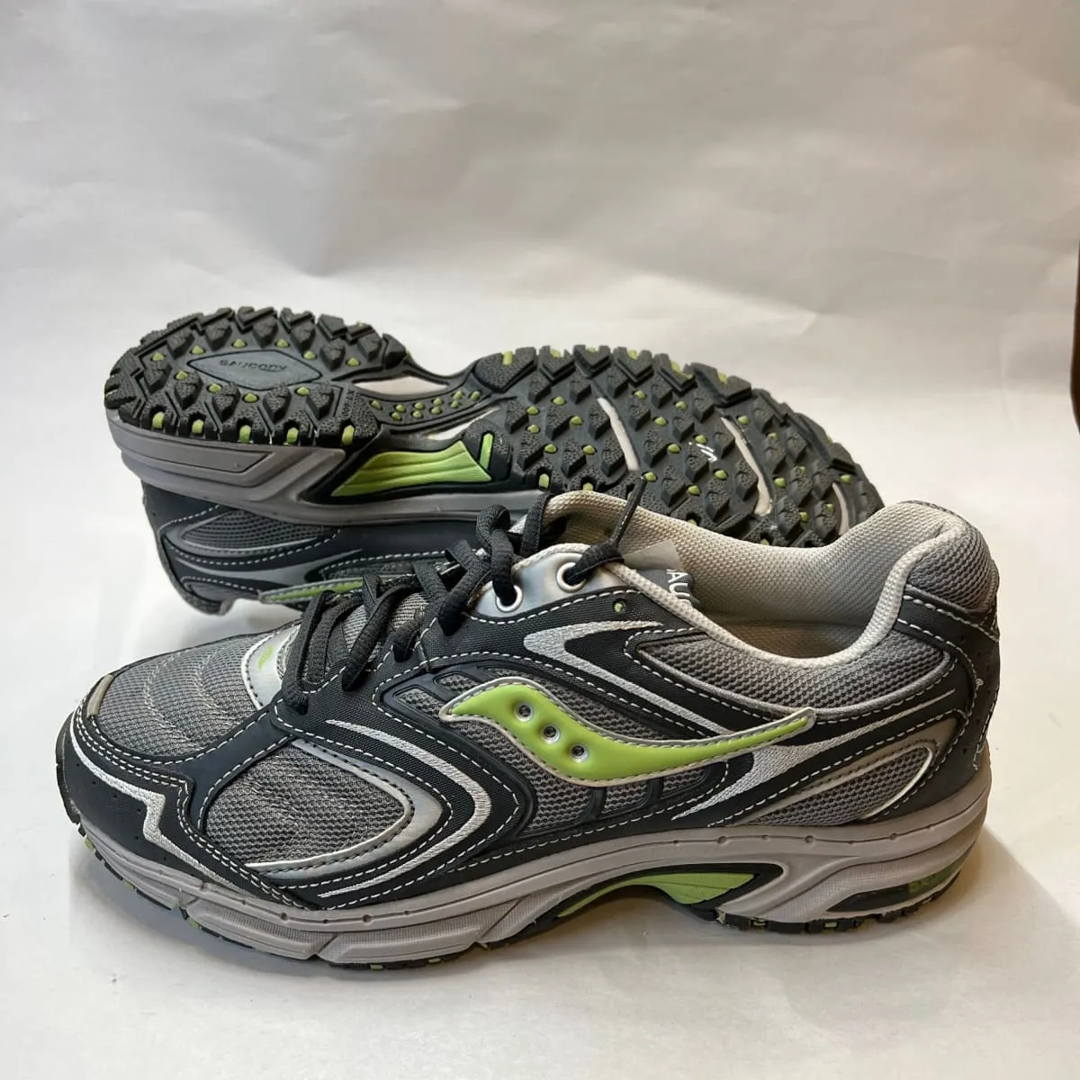 Women's Saucony Ridge TR-Original Trail Running Shoe - Gray/Green- Size 10M Preowned